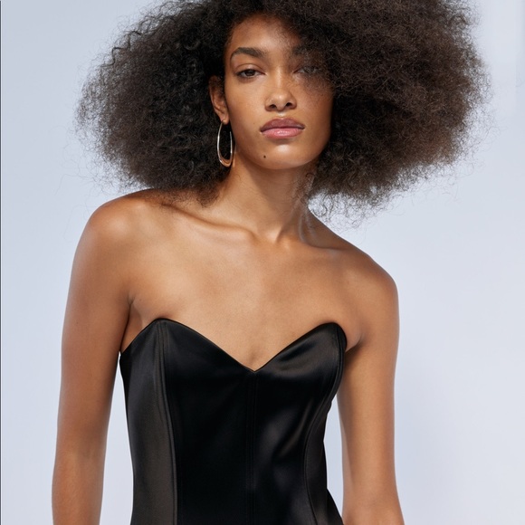 *SOLD* Babaton Blaze Bodysuit in black - Picture 3 of 5